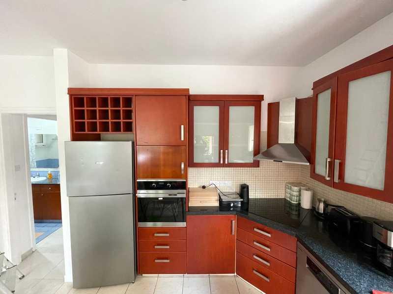 3-bedroom apartment to rent: https://www.bazaraki.com/adv/5794743_3-bedroom-apartment-to-rent (www.bazaraki.com)