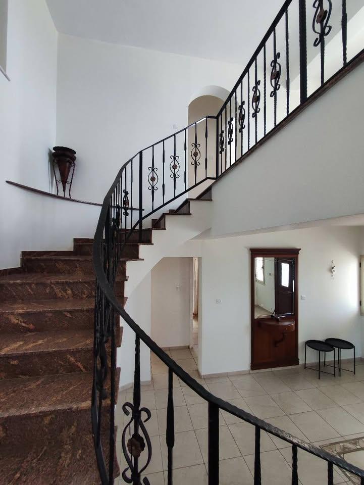 Villa Cristella - 5 Bedroom - Sea Caves Area 
For more info please call: 99907917: https://www.facebook.com/marketplace/item/1241076364020873 (www.facebook.com)