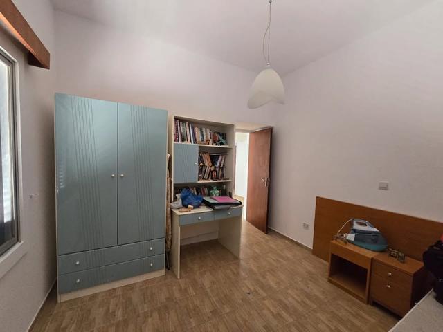 3 Beds 2 Baths House: https://www.facebook.com/marketplace/item/1225569052623149 (www.facebook.com)