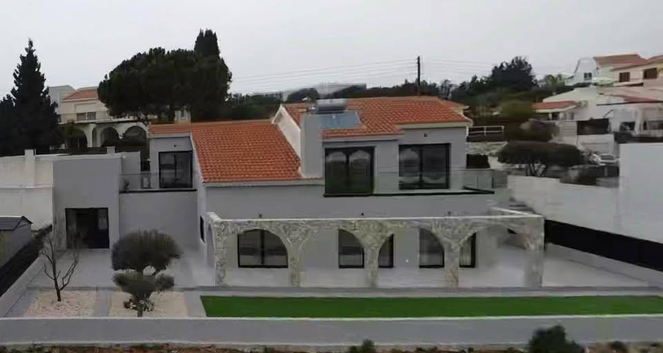 3 bedroom detached house in Episkopi: https://www.facebook.com/marketplace/item/1774697746734035 (www.facebook.com)