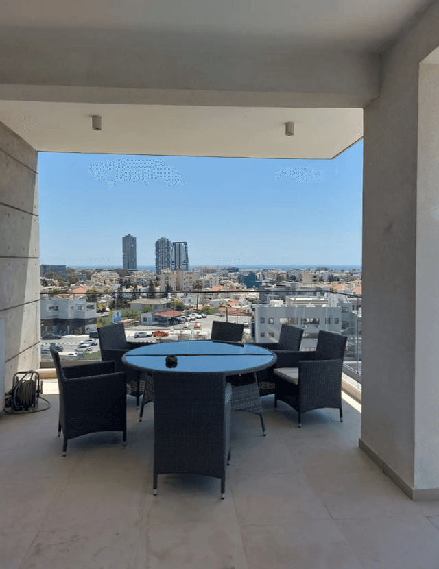 3-bedroom penthouse to rent: https://www.bazaraki.com/adv/5795266_3-bedroom-penthouse-to-rent (www.bazaraki.com)