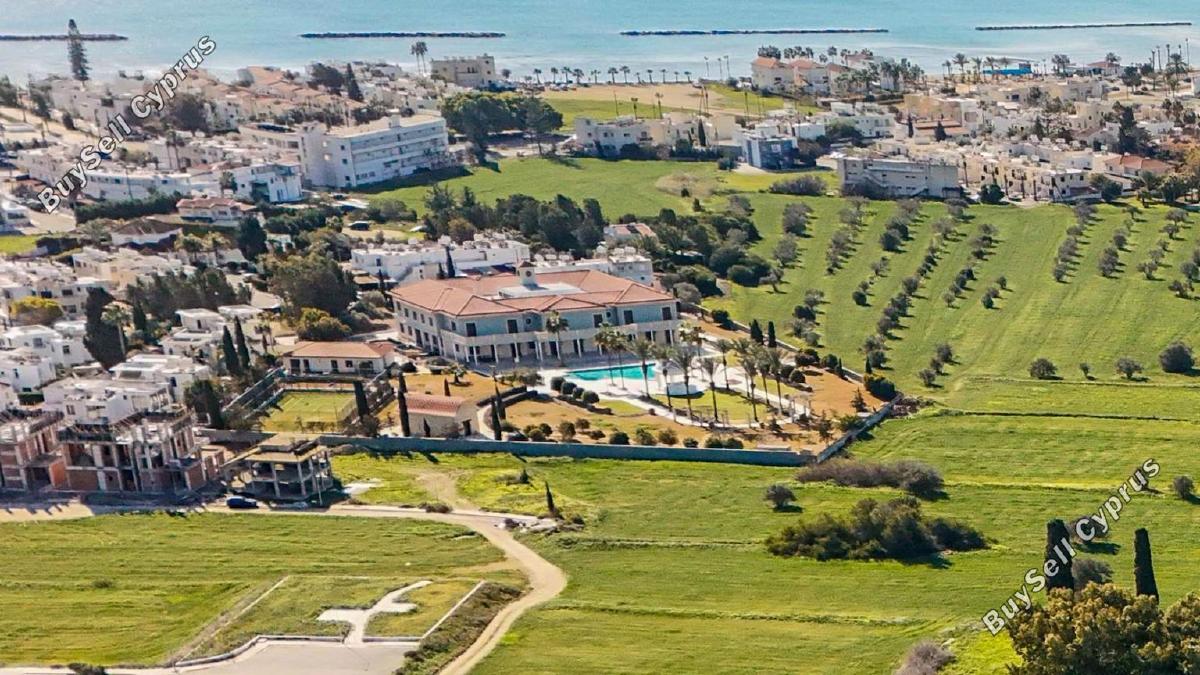 706 SQM Residential Plot for sale in Dekeleia, Larnaca: https://www.buysellcyprus.com/property-for-sale/larnaca/dekeleia/plot-for-sale-dekeleia-larnaca-1796739.html (www.buysellcyprus.com)