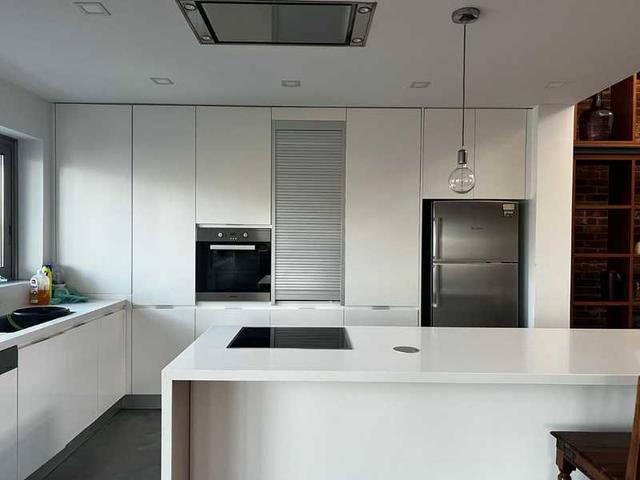 3-bedroom penthouse to rent: https://www.bazaraki.com/adv/5787125_3-bedroom-penthouse-to-rent (www.bazaraki.com)