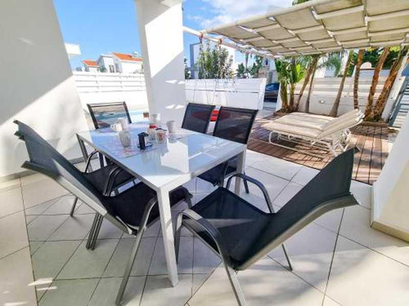 Beach villa with private pool and bbq: https://www.bazaraki.com/adv/5786288_beach-villa-with-private-pool-and-bbq (www.bazaraki.com)