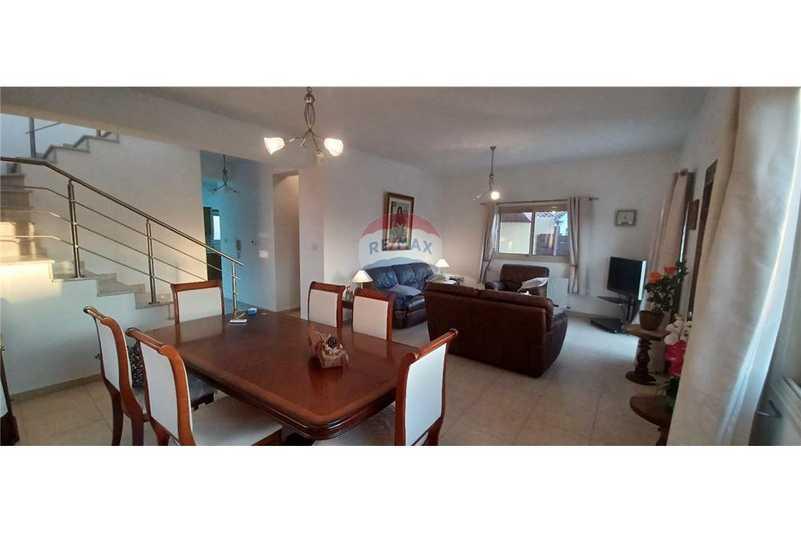3-bedroom villa for sale: https://www.bazaraki.com/adv/5797862_3-bedroom-villa-for-sale (www.bazaraki.com)