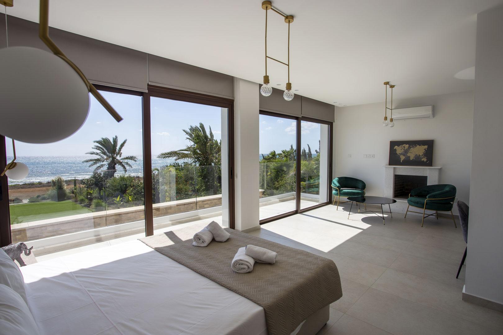 New 5-bedroom villa in Famagusta № 146934: https://dom.com.cy/en/catalog/sale/146934/ (dom.com.cy)
