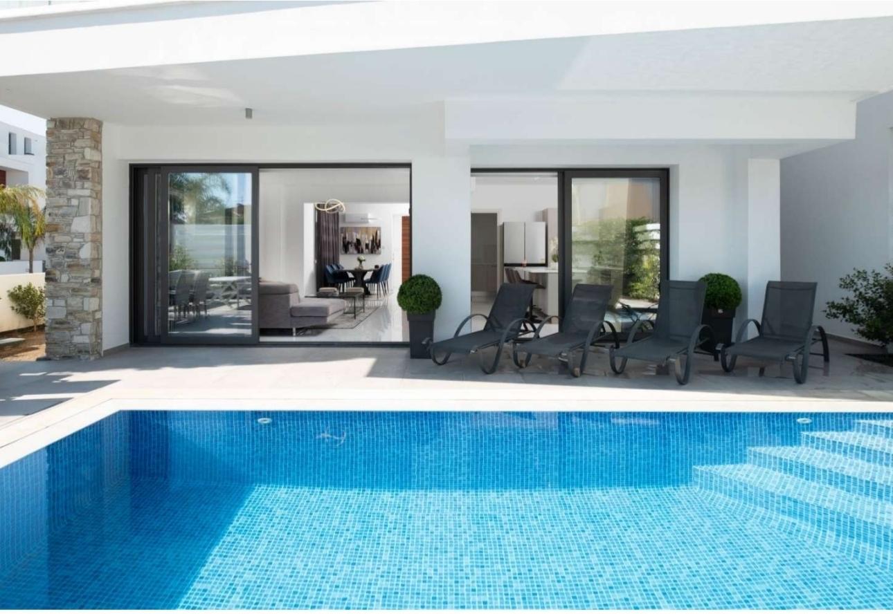 New 5-bedroom villa in Larnaca № 153336: https://dom.com.cy/en/catalog/sale/153336/ (dom.com.cy)