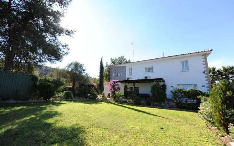 3-bedroom detached house for sale: https://www.bazaraki.com/adv/5791315_3-bedroom-detached-house-for-sale (www.bazaraki.com)