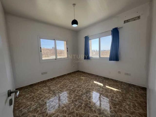 Bungalow in monagroulli, 170 sq.m.: https://www.bazaraki.com/adv/5793280_bungalow-in-monagroulli-170-sq-m (www.bazaraki.com)