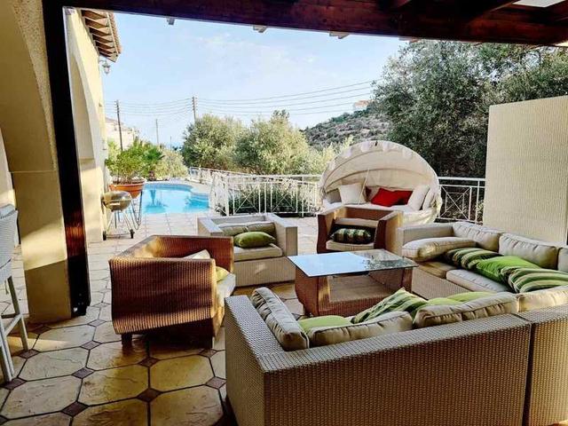 3-bedroom detached house for sale: https://www.bazaraki.com/adv/5799302_3-bedroom-detached-house-for-sale (www.bazaraki.com)