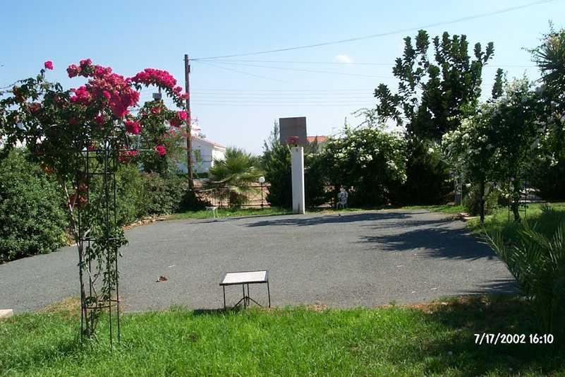 8-bedroom villa for sale: https://www.bazaraki.com/adv/5792577_prestige-property-in-strovolos-sale-rent-or-exchange-options-available (www.bazaraki.com)