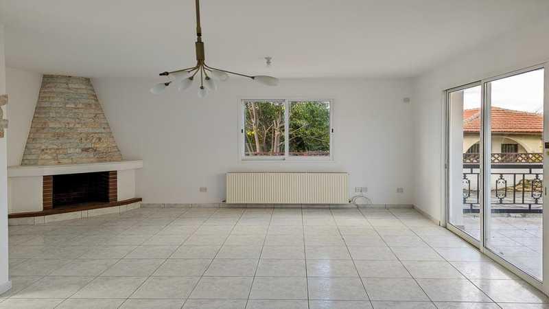 3-bedroom detached house for sale: https://www.bazaraki.com/adv/5792215_3-bedroom-detached-house-for-sale (www.bazaraki.com)