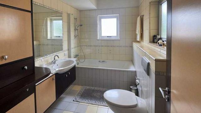 4-bedroom villa for sale: https://www.bazaraki.com/adv/5790833_4-bedroom-villa-for-sale (www.bazaraki.com)