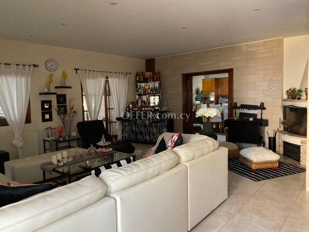 House (Detached) in Pera Chorio Nisou, Nicosia for Sale: https://www.offer.com.cy/en/house-detached-in-pera-chorio-nisou-nicosia-for-sale/21-727238/ (www.offer.com.cy)