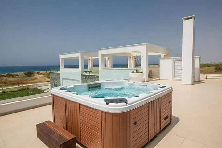 New 5-bedroom villa in Famagusta № 152048: https://dom.com.cy/en/catalog/sale/152048/ (dom.com.cy)