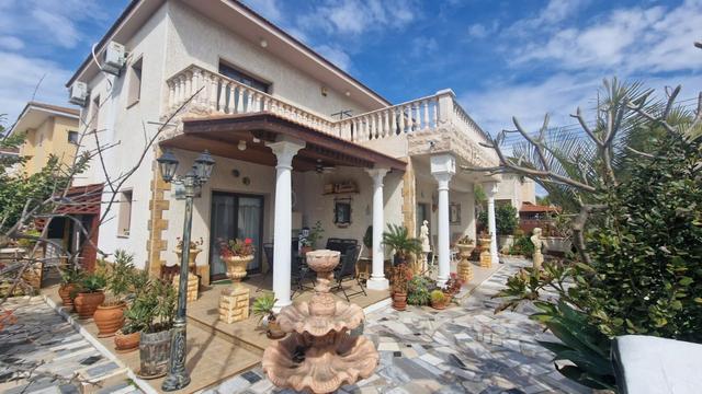 3-bedroom house in Larnaca № 153088: https://dom.com.cy/en/catalog/sale/153088/ (dom.com.cy)