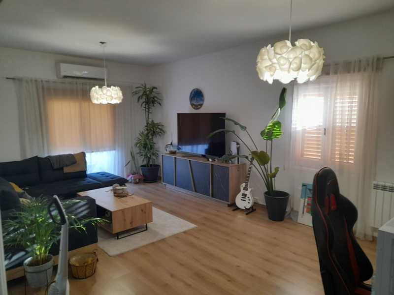 3-bedroom apartment for sale: https://www.bazaraki.com/adv/5796743_3-bedroom-apartment-for-sale (www.bazaraki.com)