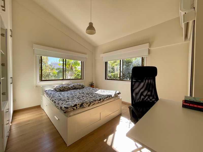 Quiet room in a city center: https://www.bazaraki.com/adv/5798529_quiet-room-in-a-city-center (www.bazaraki.com)