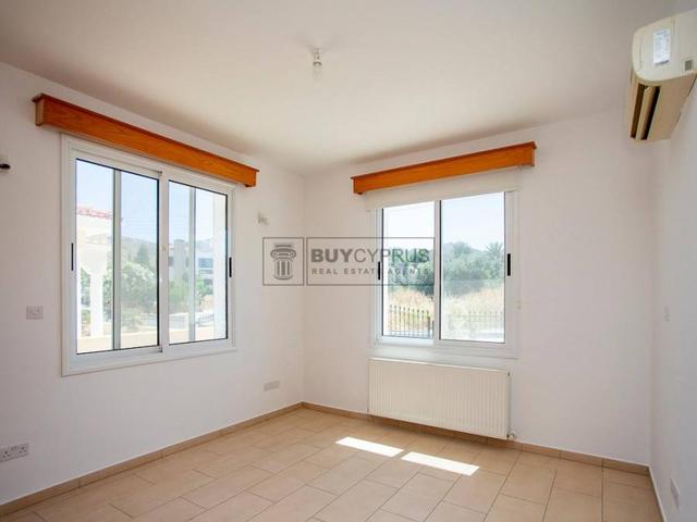 4 BEDROOM VILLA FOR SALE IN ARGAKA: https://www.facebook.com/marketplace/item/714628914479367 (www.facebook.com)