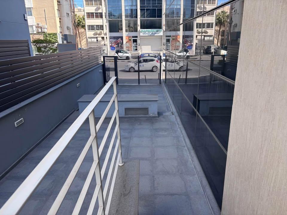 Office in Glastonos, prime location: https://www.facebook.com/marketplace/item/520568101118992 (www.facebook.com)