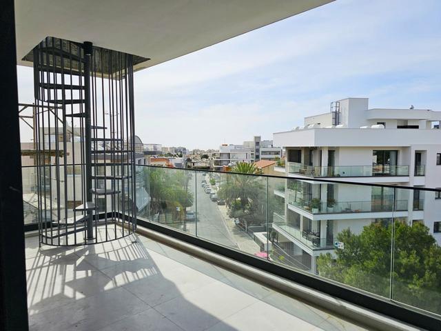 New 2-bedroom penthouse in Limassol №153690: https://dom.com.cy/en/catalog/rent/153690/ (dom.com.cy)