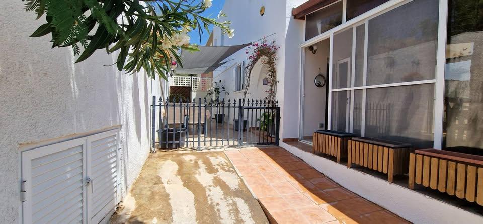 Large townhouse with centralheating in Peyia: https://www.facebook.com/marketplace/item/1235320814914526 (www.facebook.com)