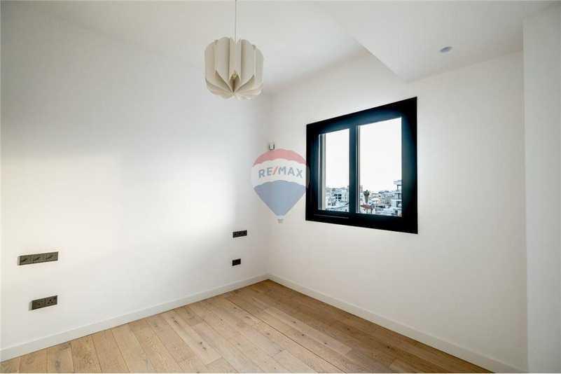 3-bedroom penthouse for sale: https://www.bazaraki.com/adv/5798073_3-bedroom-penthouse-for-sale (www.bazaraki.com)