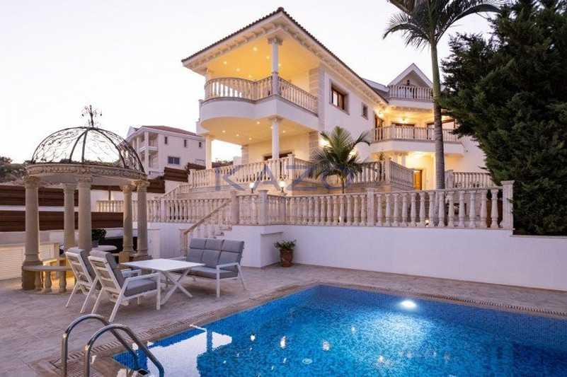 6-bedroom detached house for sale: https://www.bazaraki.com/adv/5787353_6-bedroom-detached-house-for-sale (www.bazaraki.com)