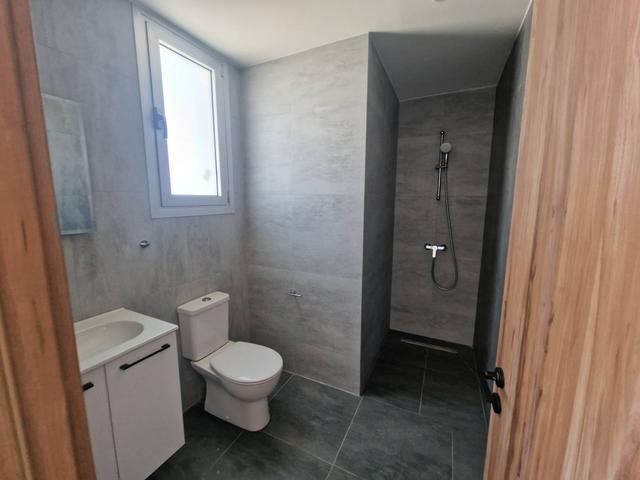 New 2-bedroom penthouse in Larnaca № 153914: https://dom.com.cy/en/catalog/sale/153914/ (dom.com.cy)
