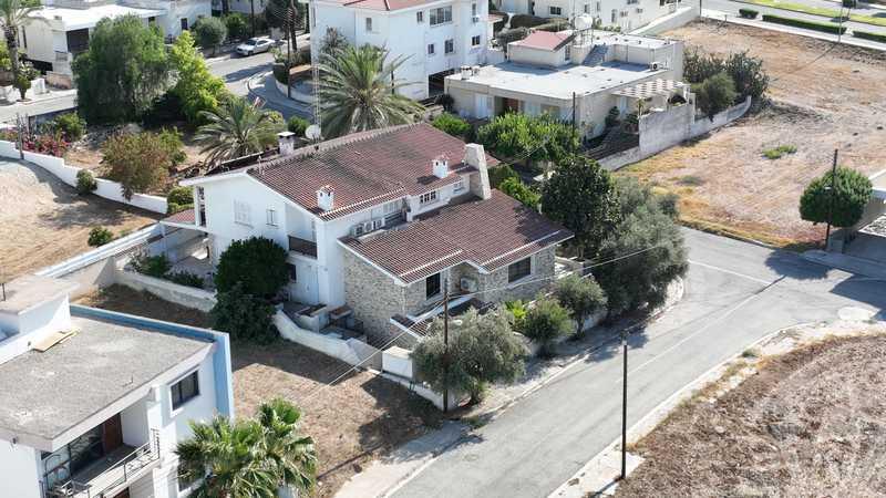 3-bedroom detached house for sale: https://www.bazaraki.com/adv/5766930_3-bedroom-detached-house-for-sale (www.bazaraki.com)