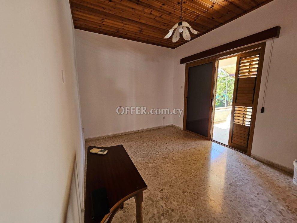 3 Bed Detached Bungalow for rent in Episkopi, Limassol: https://www.offer.com.cy/en/3-bed-detached-bungalow-for-rent-in-episkopi-limassol/21-816218/ (www.offer.com.cy)