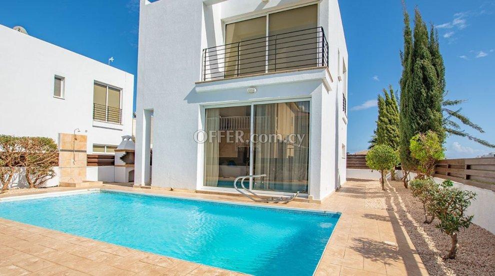 Beautiful Two bedroom Villa in Agia Triada: https://www.offer.com.cy/en/beautiful-two-bedroom-villa-in-agia-triada/21-816454/ (www.offer.com.cy)