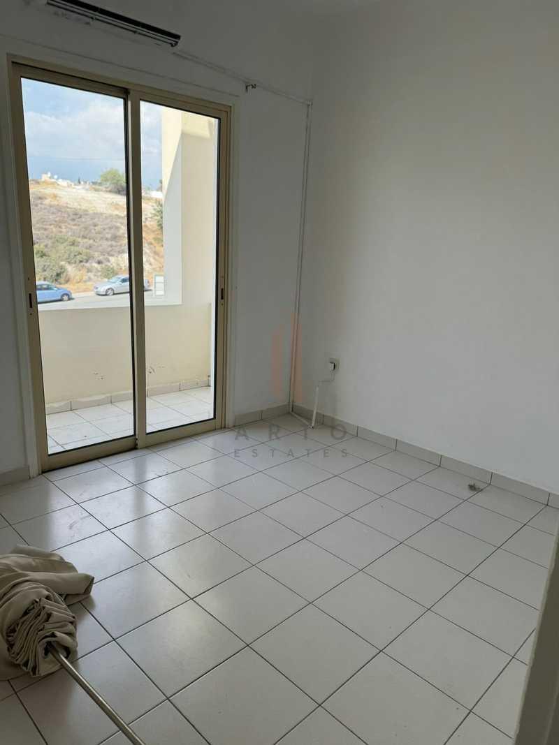  3-bedroom apartment to rent: https://www.bazaraki.com/adv/5796217_3-bedroom-apartment-to-rent (www.bazaraki.com)