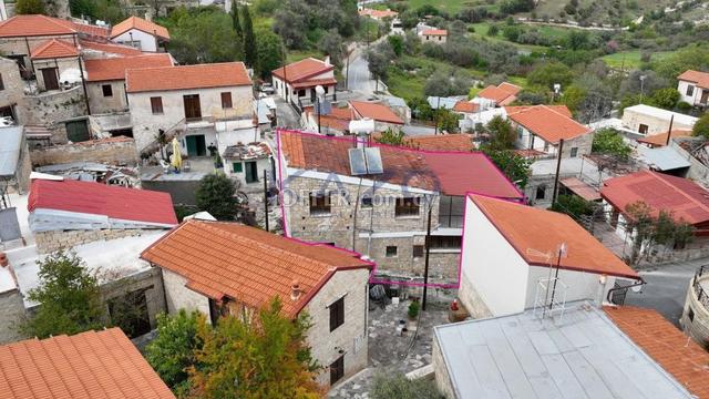 Two Storey House, Dora, Limassol: https://www.offer.com.cy/en/two-storey-house-dora-limassol/21-814899/ (www.offer.com.cy)