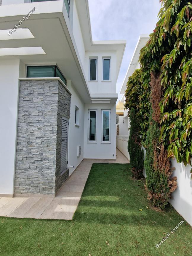4 Bedroom Detached house to rent in Oroklini, Larnaca: https://www.buysellcyprus.com/property-for-rent/larnaca/oroklini/4-bed-detached-house-to-rent-oroklini-larnaca-1799931.html (www.buysellcyprus.com)