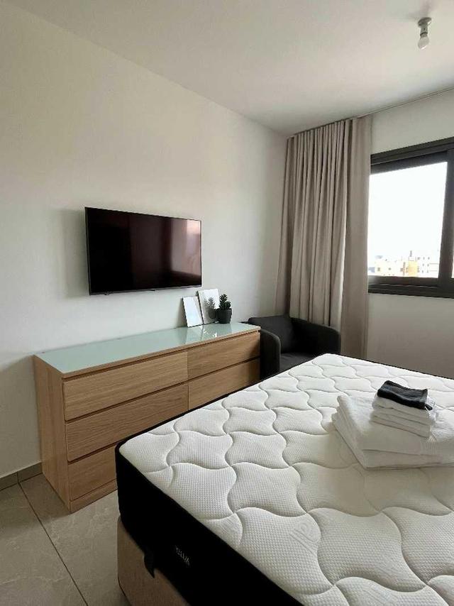 3-bedroom penthouse to rent: https://www.bazaraki.com/adv/5794730_3-bedroom-penthouse-to-rent (www.bazaraki.com)