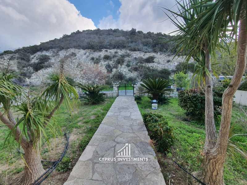 5-bedroom detached house for sale: https://www.bazaraki.com/adv/5794767_5-bedroom-detached-house-for-sale (www.bazaraki.com)
