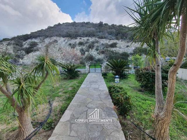 5-bedroom detached house for sale: https://www.bazaraki.com/adv/5794767_5-bedroom-detached-house-for-sale (www.bazaraki.com)