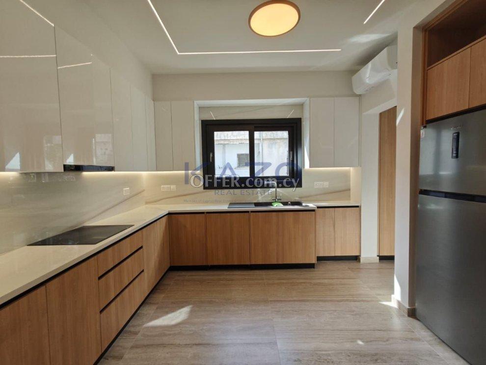 Spacious three-bedroom top floor apartment in modern Neapolis: https://www.offer.com.cy/en/spacious-three-bedroom-top-floor-apartment-in-modern-neapolis/21-816628/ (www.offer.com.cy)