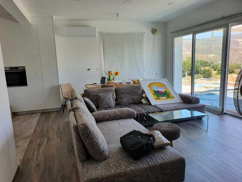 3-bedroom villa for sale: https://www.bazaraki.com/adv/5795580_3-bedroom-villa-for-sale (www.bazaraki.com)