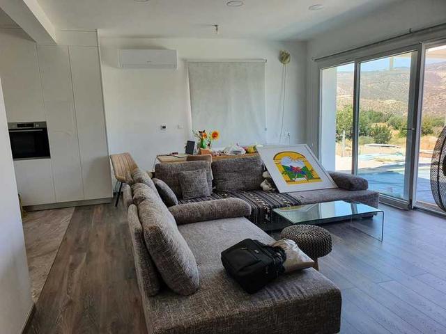 3-bedroom villa for sale: https://www.bazaraki.com/adv/5795580_3-bedroom-villa-for-sale (www.bazaraki.com)