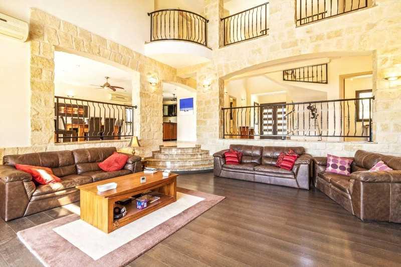 5-bedroom villa for sale: https://www.bazaraki.com/adv/5795342_5-bedroom-villa-for-sale (www.bazaraki.com)