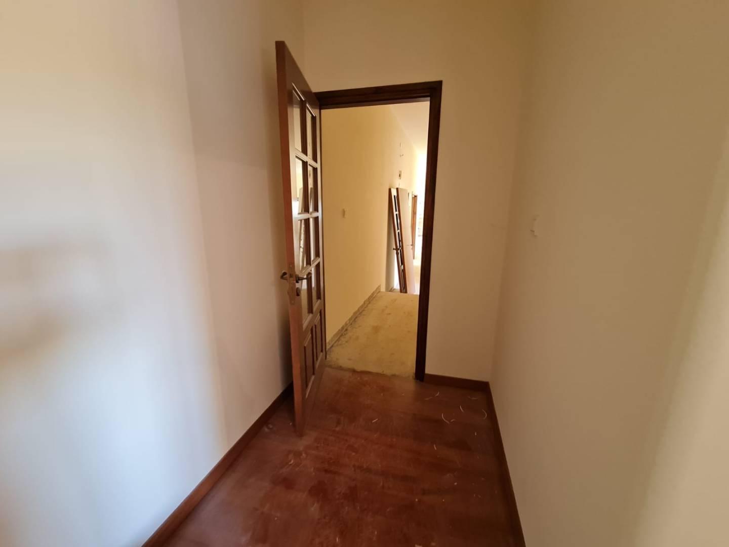 5-bedroom villa in Larnaca № 153151: https://dom.com.cy/en/catalog/sale/153151/ (dom.com.cy)