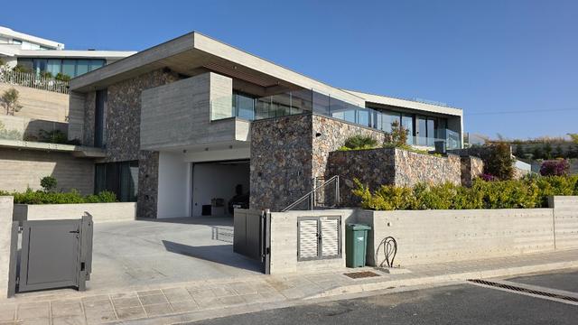 5-bedroom villa in Paphos № 152717: https://dom.com.cy/en/catalog/sale/152717/ (dom.com.cy)