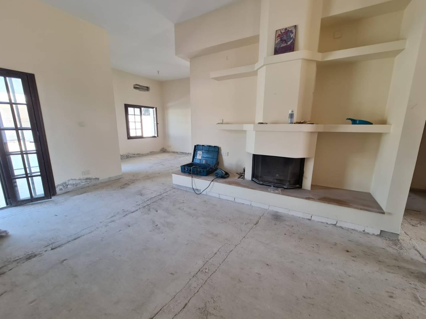 5-bedroom villa in Larnaca № 153151: https://dom.com.cy/en/catalog/sale/153151/ (dom.com.cy)
