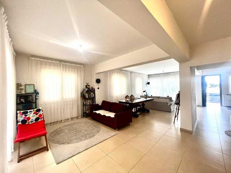 4-bedroom semi-detached for sale: https://www.bazaraki.com/adv/5765965_4-bedroom-semi-detached-for-sale (www.bazaraki.com)