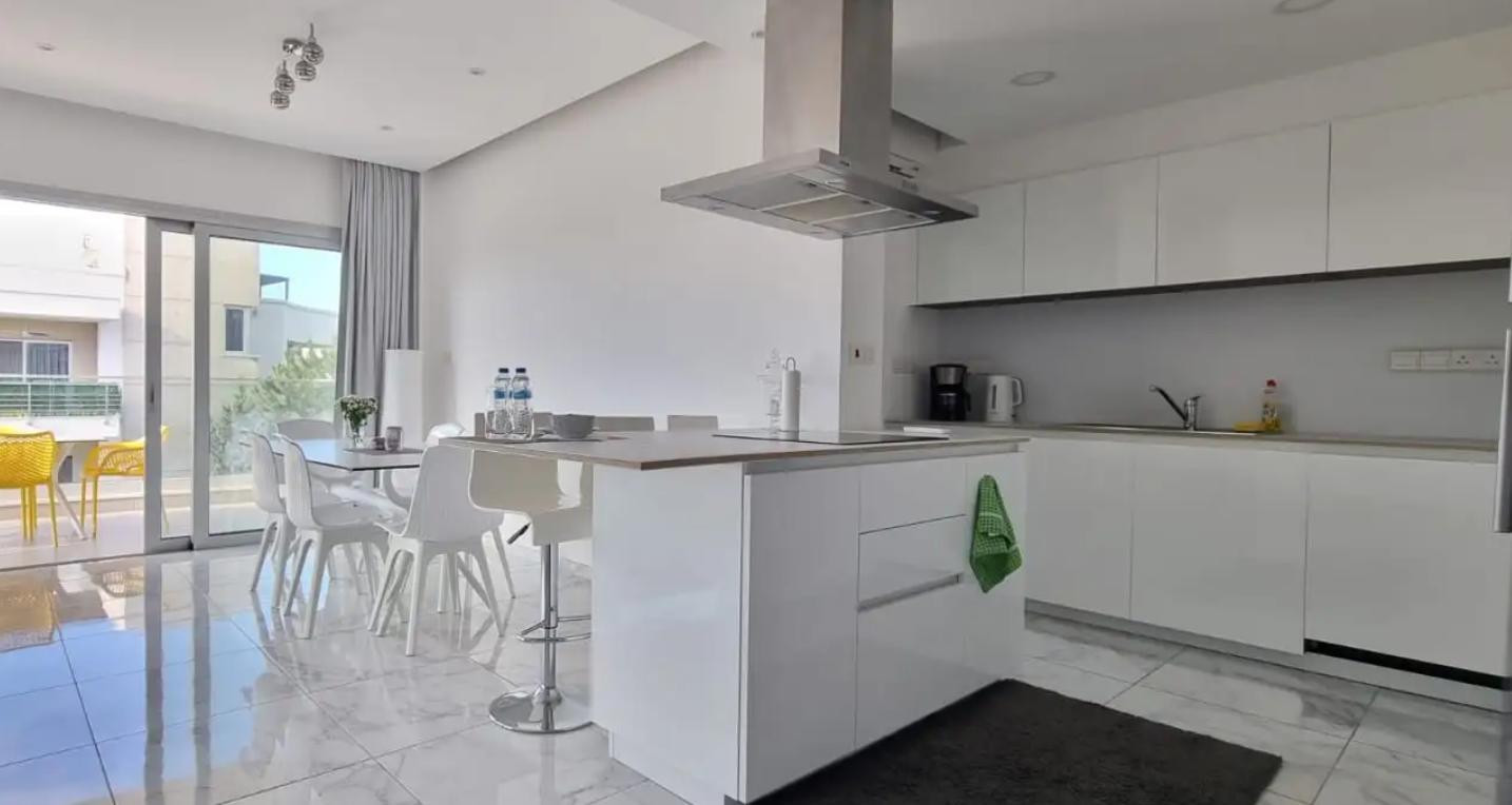 2-bedroom flat in Limassol №152197: https://dom.com.cy/en/catalog/rent/152197/ (dom.com.cy)