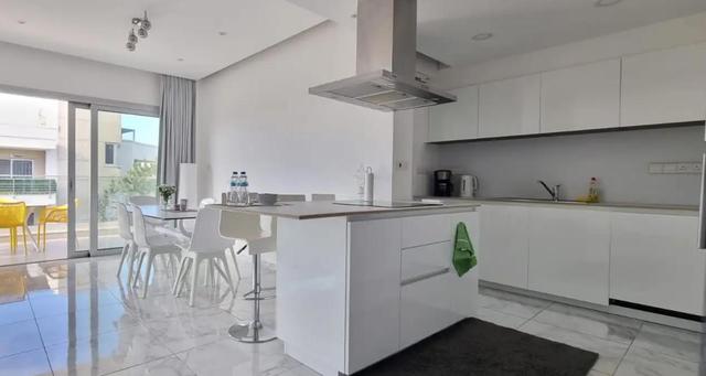 2-bedroom flat in Limassol №152197: https://dom.com.cy/en/catalog/rent/152197/ (dom.com.cy)