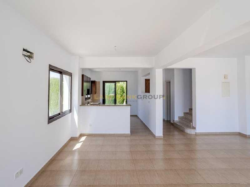 3-bedroom villa for sale: https://www.bazaraki.com/adv/5798669_3-bedroom-villa-for-sale (www.bazaraki.com)