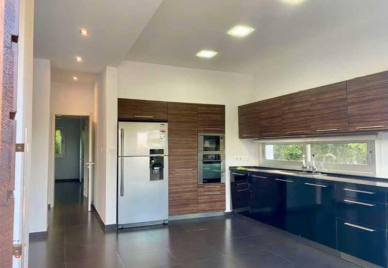 2-bedroom apartment to rent: https://www.bazaraki.com/adv/5790562_2-bedroom-apartment-to-rent (www.bazaraki.com)